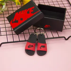 wholesale plastic silicon Flip Flops Slipper keychain with mini shoe box 3D sandal keychain