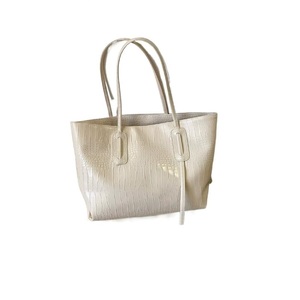 Sac fourre-tout imperméable en cuir PU pour femme avec fermeture éclair de couleur unie, design portable pour l'hiver/le printemps - Product Image 5