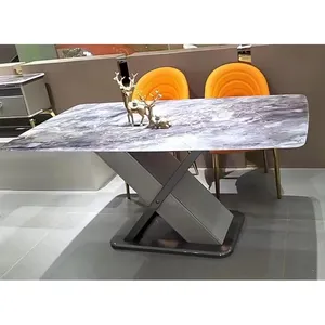 カスタマイズされたサイズは、家庭用だけでなく商業的な場所にも適したスーパークリスタルのトップダイニングテーブルを利用できます