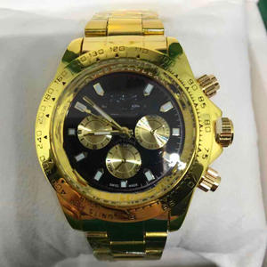 R 시계의 내부 원에는 달력이 새겨 져 있지 않으며 석영 시계의 세 개의 작은 다이얼은 움직이지 않습니다. - Product Image 2