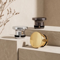 Capuchon de parfum personnalisé en zamac lourd, forme en T, avec logo en relief et coffret cadeau assorti avec flacon en verre