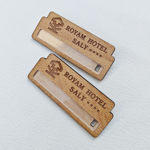 Targhette Personalizzate <span class=keywords><strong>in</strong></span> <span class=keywords><strong>Legno</strong></span> con <span class=keywords><strong>Nome</strong></span> Inciso, Badge Magnetici per Dipendenti, Ecologici e Riutilizzabili - Product Image 3