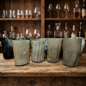 Tasse à boire en corne de buffle naturelle, style viking, mug médiéval, artisanal, vaisselle rustique pour bars et événements, prix de gros disponibles - Product Image 1