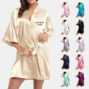 Vêtements de nuit personnalisés pour femmes Robe de mariée courte de mariage de couleur pure Kimono en soie Robe en satin