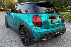 Mini Cooper <span class=keywords><strong>S</strong></span> Hardtop Turbo 4 cylindres 2024 d'occasion, habillage extérieur personnalisé, suspension adaptative, sièges en cuir, caméra arrière, côté gauche - Product Image 4