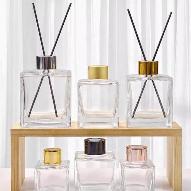 Customizable Square Glass Diffuser Bottle with Wooden/Metal Cap Empty for Perfume or Candles & Fragrance Accessories