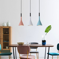 Lampes suspendues nordiques modernes de style industriel, abat-jour suspendu minimaliste multicolore simple E26 E27 Edison pour cuisine, salle à manger, chambre à coucher