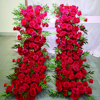 Décoration de table rouge, chemin de table floral, fournisseur de décorations pour événements de mariage, rangée de fleurs artificielles en soie pour allée et arche, roses et verdure