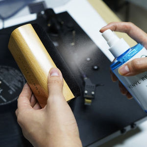 Brosse de nettoyage antistatique en velours doux pour disques vinyles LP, avec manche en bois, outil d'entretien pour l'élimination de la poussière du gramophone, personnalisable en usine - Product Image 4