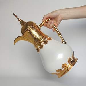 Thermos isotherme longue durée du Moyen-Orient, thermos domestique à coque en fer, thermos doré 800 ml pour hôtel et bureau - Product Image 5