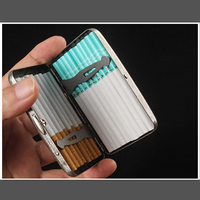 Étui à cigarettes en métal de style rétro de luxe pour hommes, portable et résistant à la pression, design à rabat, étui de rangement en métal