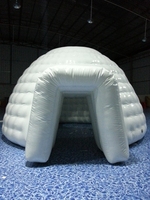 Dôme igloo gonflable en PVC blanc personnalisé pour événements en plein air