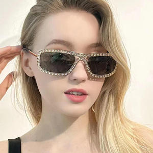 Metal studded Shiny Luxury Sunglasses Women's Fashion Party Dance Sunglasses Sunscreen Glasses - Product Image 3