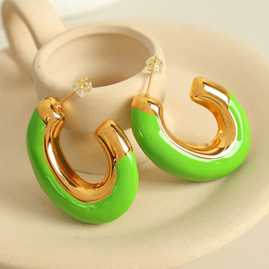 Boucles d'oreilles créoles en forme de C en alliage de zinc pour femme, bijoux fantaisie multicolores pour soirée - Product Image 3