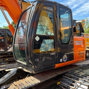 Excavatrice sur chenilles Hitachi ZX70-5G d'occasion, 7 tonnes, avec moteur Yanmar et équipement de construction - Product Image 2