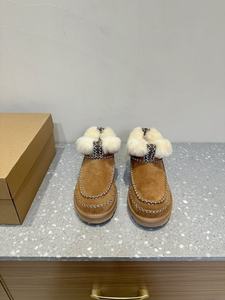 Les nouvelles chaussures de randonnée légères et chaudes pour femmes et hommes, conçues avec le même style que les bottes de neige pour une utilisation en extérieur - Product Image 4