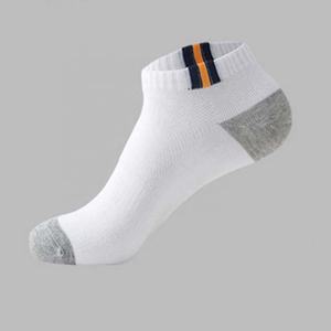 Fabricant de gros Hotasle Chaussettes en coton antibactériennes antidérapantes jetables de haute qualité Nouveauté Marvel Comic Fun - Product Image 3