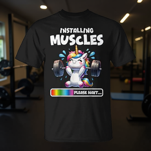 T-shirt de musculation et de fitness licorne mignon avec design 'Please Wait Installing Muscles' - Product Image 3