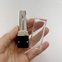 12.1mm 12.7mm Conteneur d'emballage de tube de rouge à lèvres carré classique noir et ruban avec capuchon transparent