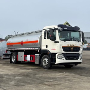 Camion-citerne à carburant HOWO TX 15000L avec distributeur et compteur pour la livraison et le ravitaillement de carburants inflammables - Product Image 2
