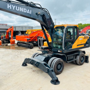 Pompe hydraulique d'occasion pour excavatrice sur chenilles HYUNDAI 210 W-7, moteur diesel, 21 tonnes, excellent état, bras de flèche pour travaux de construction urbaine - Product Image 1