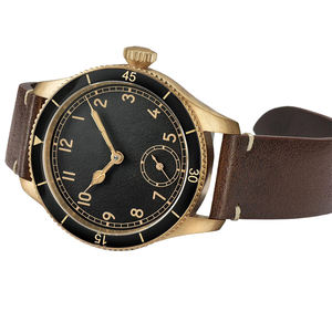 Fournisseur d'or, fabricant chinois, fabrique une montre-bracelet vintage à quartz avec boîtier en acier inoxydable 316L et bracelet en cuir de veau U3007 - Product Image 5