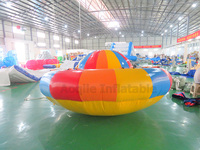 Vente chaude d'usine Gyro rotatif gonflable stimulant les sports nautiques île flottante bateau disco gonflable