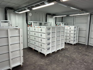 KOODSUN Baterai Rak Tegangan Tinggi Modular yang Dapat Diperluas 51.2V GHR-314Ah Koneksi Paralel Ganda 64kWh-241kWh C&I Beban Puncak ESS - Product Image 6