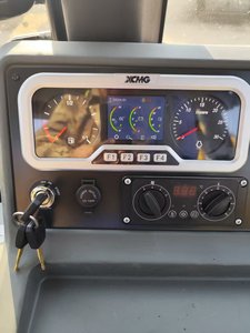 מחפרון XCM-g XC870K בעל כושר הרמה של 7 טון |   מנוע/מנוע/גיר בעל ביצועים גבוהים עם הנעה 4x4 כלול |   מצב מצוין במחיר נוח - Product Image 6