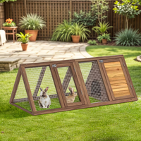 Cage extérieure marron à 2 portes pour petits animaux, poulailler triangulaire avec enclos pour poulets en bois