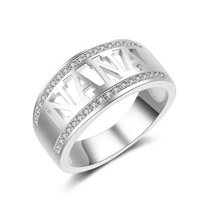 Anello Traforato con Lettera NANA per Donne, Elegante Gioiello da Dito alla Moda - Product Image 1