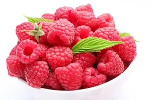Hot Sale Pure Natural Raspberry Extract Food Grade Powder 99% Raspberry Ketone