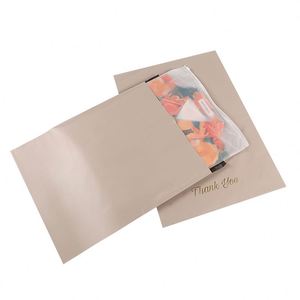 Sac d'expédition beige imperméable avec logo personnalisé imprimé, nouveau design, sac de courrier express, sac d'expédition robuste pour cadeaux - Product Image 1