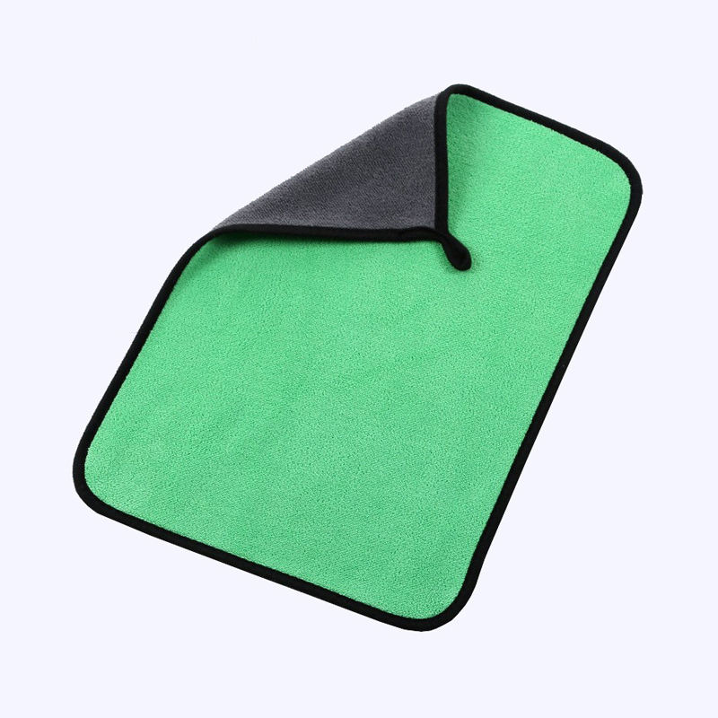 สีเขียว