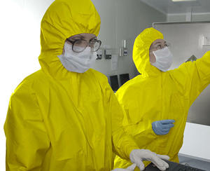 <span class=keywords><strong>Combinaison</strong></span> de protection chimique jetable jaune de haute qualité, service OEM personnalisé, <span class=keywords><strong>combinaison</strong></span> de travail pour l'exploitation minière - Product Image 2