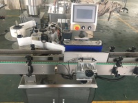 Machine d'étiquetage automatique double face pour bouteilles |   Applicateur d'autocollants de haute précision pour bouteilles rectangulaires