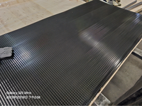 Grille en acier perforée enduite de poudre d'usine Zhenyu avec trou de 11mm pour suspendre le présentoir d'escaliers de sol anti-dérapant de plafond