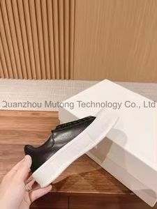 Zapatillas de cuero genuino con logotipo personalizado, estilo deportivo de alta calidad para caminar al aire libre, estilo skate. - Product Image 5