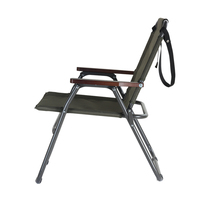 Chaise de camping pliante compacte et robuste avec accoudoirs, design moderne, siège bas en métal pour pique-nique en plein air
