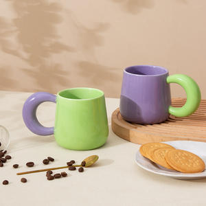 Mug en céramique sur mesure, design bicolore avec poignée, impression sérigraphique, cadeau d'entreprise, qualité supérieure - Product Image 5