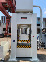 Presse hydraulique à cadre fermé de 630 tonnes pour le moulage de lavabos en pierre de quartz, avec pompe PLC, pour cuisine, balcon, pièce, moteur et engrenages