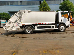 Camión de Basura Isuzu de 8 Toneladas, 8m³, 4X2 4X4, con Carga Trasera y Compresión, Camión Recolector de Residuos de 8000L - Product Image 3