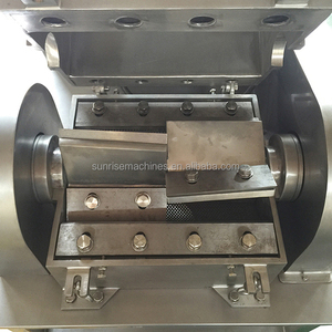 Broyeur industriel de sucrerie de poivre <span class=keywords><strong>noir</strong></span> de poudre de <span class=keywords><strong>soude</strong></span> faisant la machine de concassage d'herbe - Product Image 3