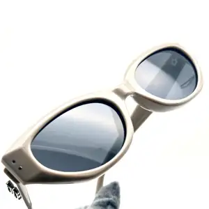 Venta al por mayor de fábrica de marco cuadrado pequeño moda Ins viento gafas de sol simples para mujeres o hombres