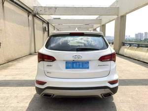 יונדאי סנטה פה SUV שנת 2017, 2.0T אוטומטית, הנעה קדמית, 7 מושבים, רכב משומש, לייצוא לאפריקה והמזרח התיכון - Product Image 5