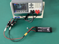 بطارية ليثيوم خفيفة الوزن للغاية 2S 7.4V 3200mAh 50C مع علبة صلبة لمركبات التحكم عن بعد، سيارات التحكم عن بعد، الشاحنات، الدبابات، سيارات سباق FPV