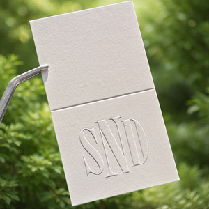 Biglietti <span class=keywords><strong>da</strong></span> <span class=keywords><strong>Visita</strong></span> Pieghevoli Bianchi Personalizzati con Logo, Alta Qualità, Stampa 3D, Biglietti di Auguri in Carta Goffrata - Product Image 1