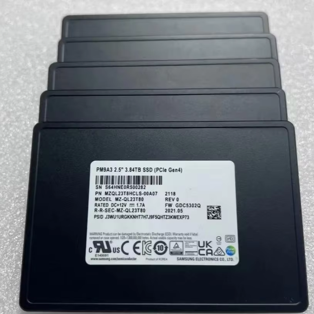 For Internal U.2 NVMe PCIe Gen4 Enterprise SSD 7.68TB Storage with up to 6400 MB/s Read & 3800 MB/s Write Speed PM9A3