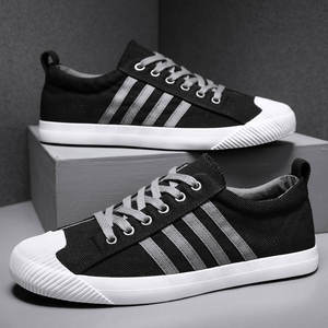 Chaussures pour hommes - Nouveau style, chaussures décontractées pour hommes de style coréen à la mode. Chaussures basses respirantes et tendance à semelle souple pour la saison printanière. - Product Image 6