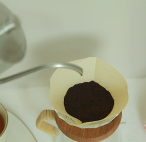 Carta da filtro per caffè in pasta di legno 100% perfetta per tazze filtranti a forma di V, alta efficienza di filtrazione - Product Image 5